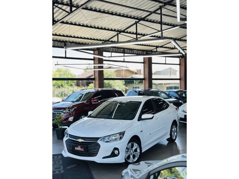 CHEVROLET - ONIX - 2024/2024 - Branca - R$ 94.900,00