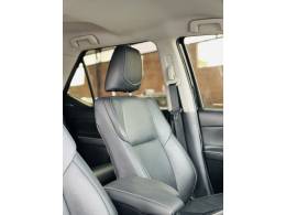 TOYOTA - HILUX SW4 - 2024/2024 - Preta - R$ 365.000,00