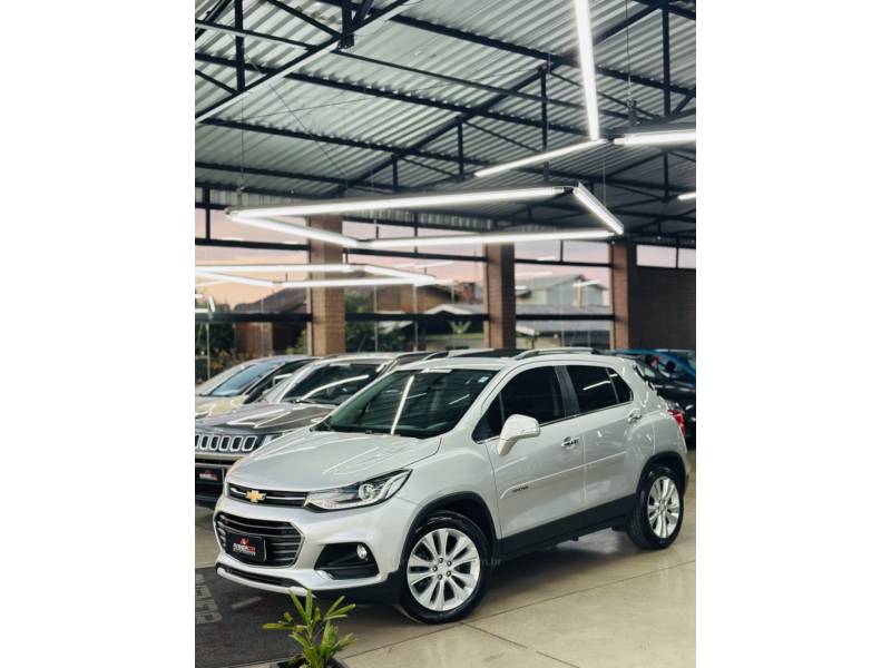 CHEVROLET - TRACKER - 2018/2018 - Prata - R$ 95.600,00