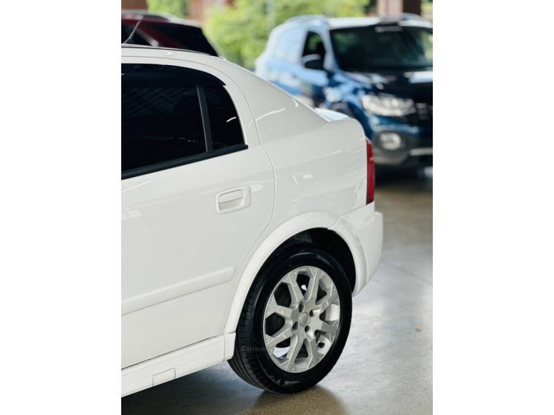 CHEVROLET - ASTRA - 2011/2011 - Branca - R$ 43.900,00