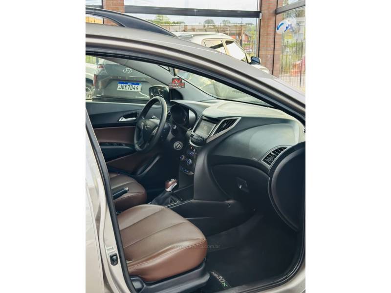 HYUNDAI - HB20X - 2017/2017 - Cinza - R$ 76.900,00