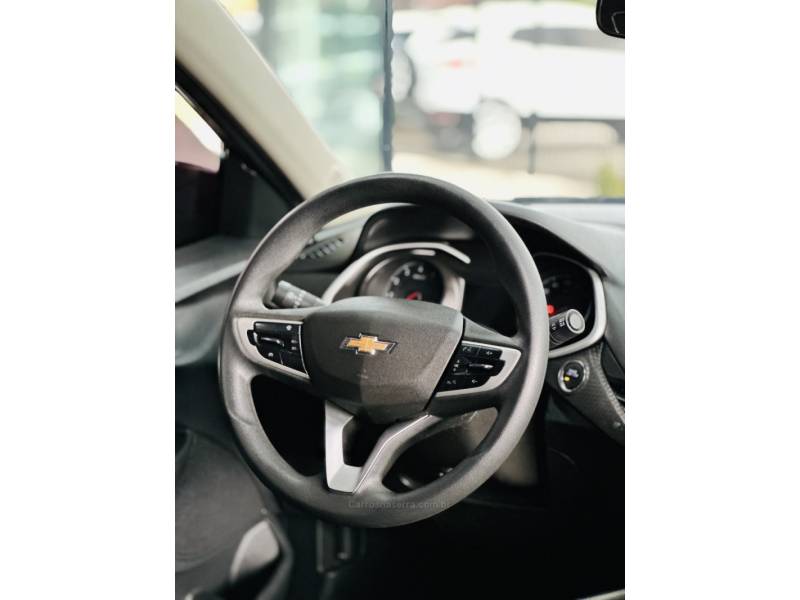 CHEVROLET - ONIX - 2023/2023 - Vinho - R$ 75.900,00
