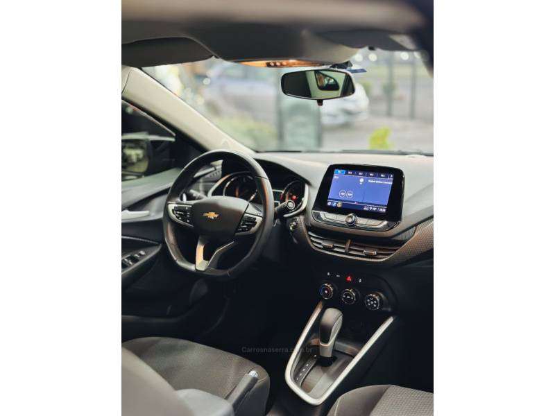 CHEVROLET - ONIX - 2024/2024 - Preta - R$ 90.900,00