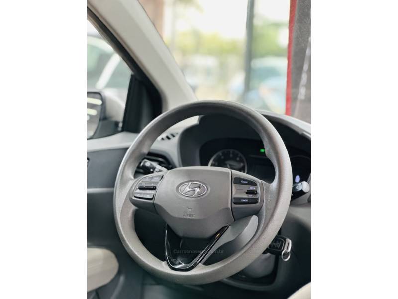 HYUNDAI - HB20S - 2022/2022 - Bege - R$ 85.900,00