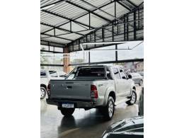TOYOTA - HILUX - 2014/2014 - Prata - R$ 134.900,00