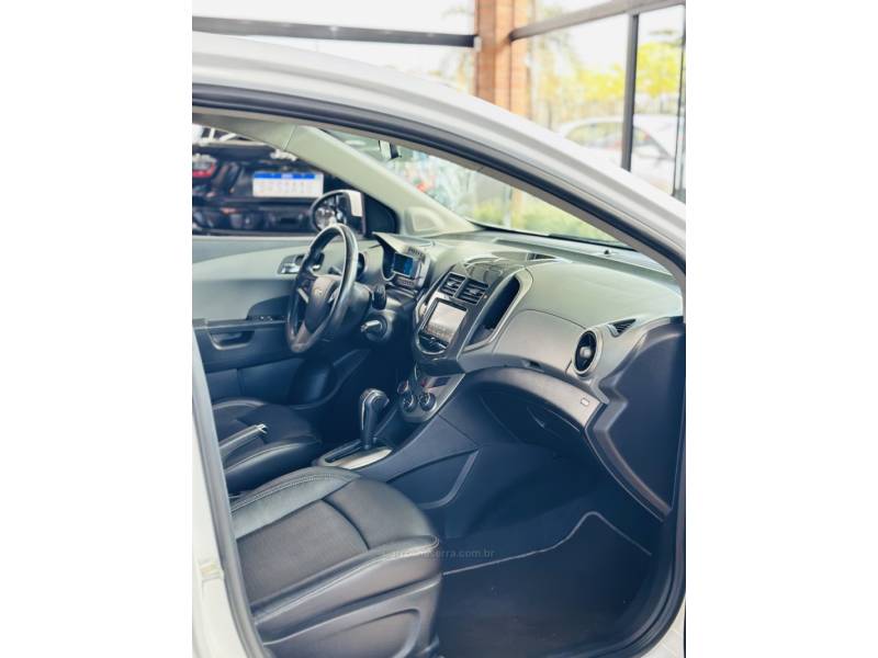 CHEVROLET - SONIC - 2014/2014 - Branca - R$ 45.900,00