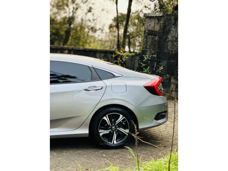 HONDA - CIVIC - 2017/2017 - Prata - R$ 129.900,00