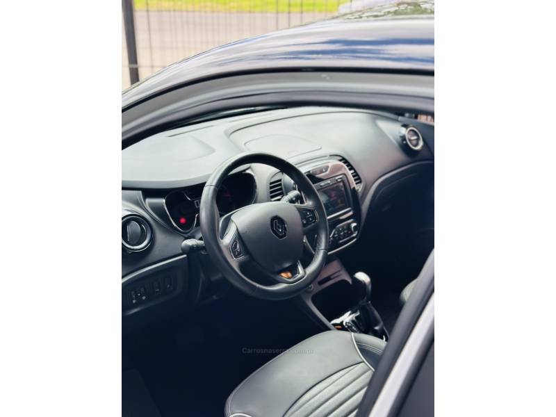 RENAULT - CAPTUR - 2020/2020 - Branca - R$ 82.900,00