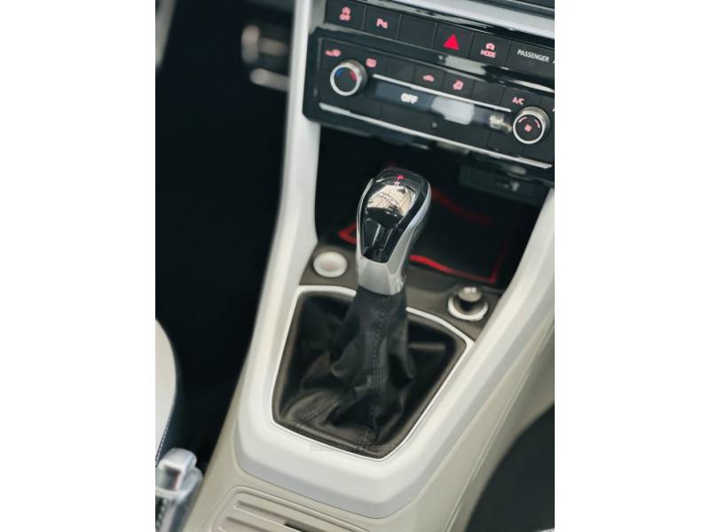 VOLKSWAGEN - T-CROSS - 2019/2020 - Vinho - R$ 115.900,00