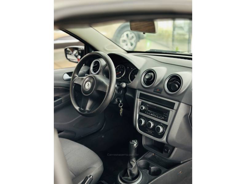 VOLKSWAGEN - SAVEIRO - 2012/2012 - Branca - R$ 44.900,00