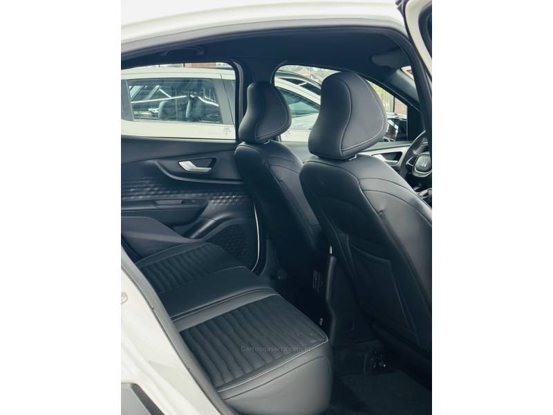 FIAT - FASTBACK - 2023/2023 - Branca - R$ 122.900,00