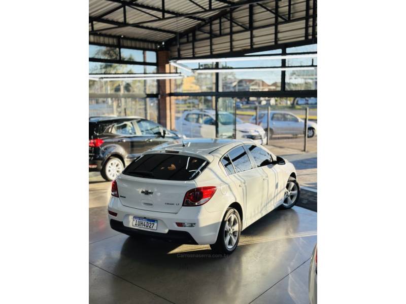 CHEVROLET - CRUZE - 2013/2013 - Branca - R$ 63.900,00
