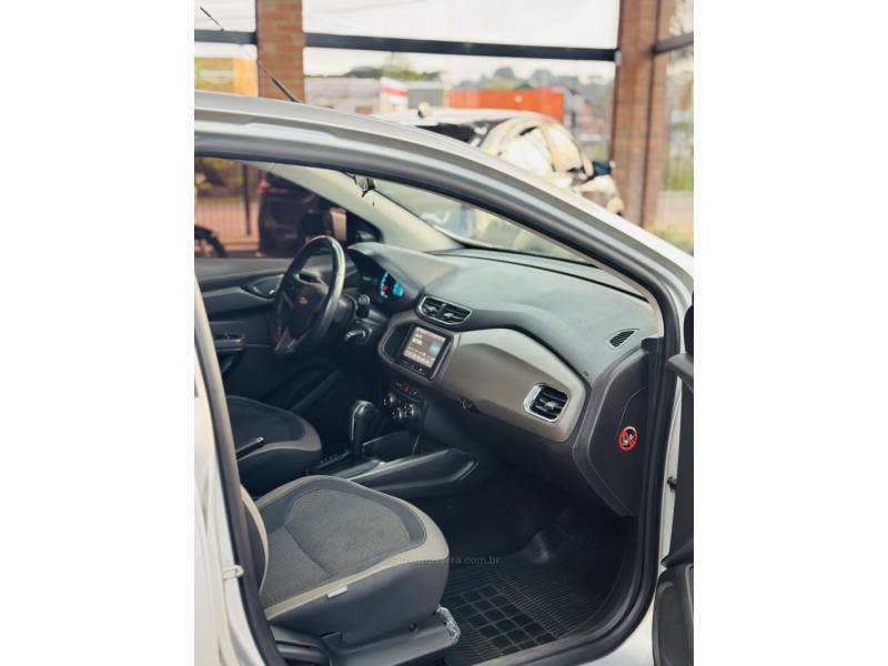 CHEVROLET - PRISMA - 2014/2014 - Prata - R$ 60.900,00
