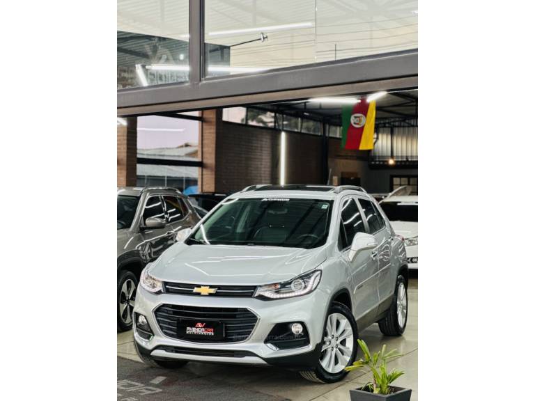 CHEVROLET - TRACKER - 2018/2018 - Prata - R$ 95.600,00