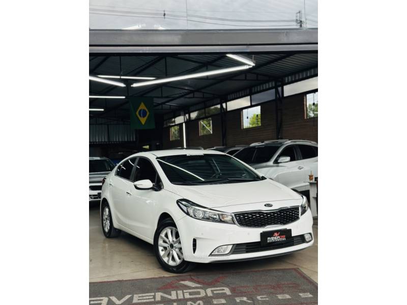 KIA MOTORS - CERATO - 2019/2019 - Branca - R$ 87.900,00