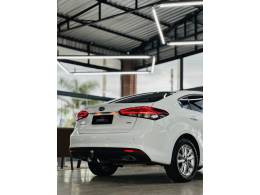 KIA MOTORS - CERATO - 2019/2019 - Branca - R$ 87.900,00