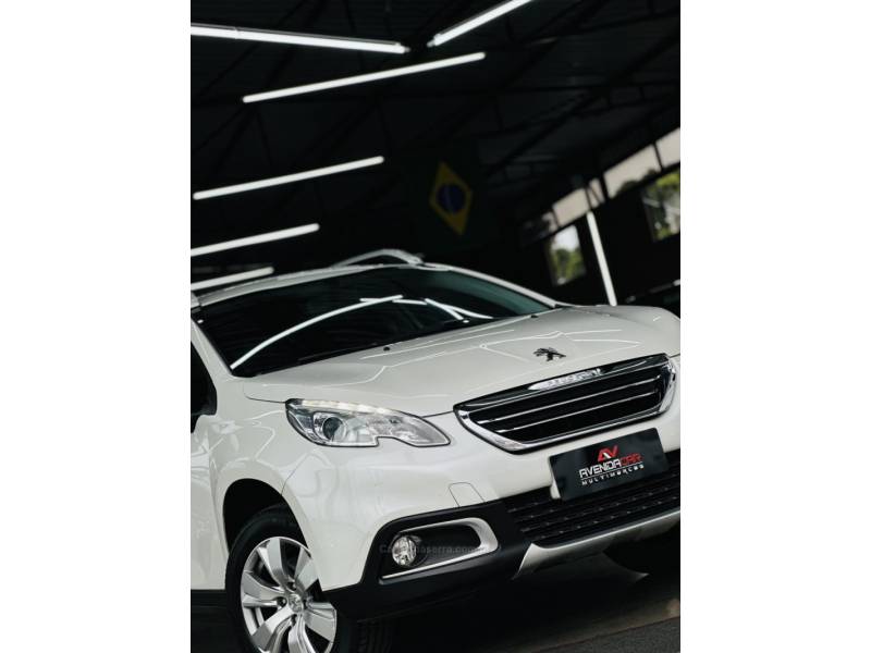 PEUGEOT - 2008 - 2017/2017 - Branca - R$ 60.900,00
