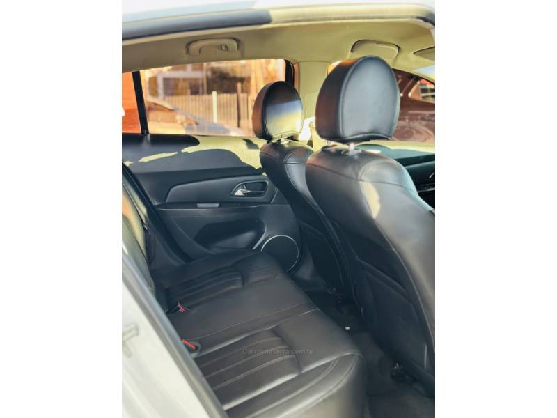 CHEVROLET - CRUZE - 2013/2013 - Branca - R$ 63.900,00