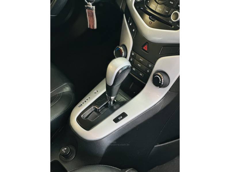 CHEVROLET - CRUZE - 2013/2013 - Branca - R$ 63.900,00