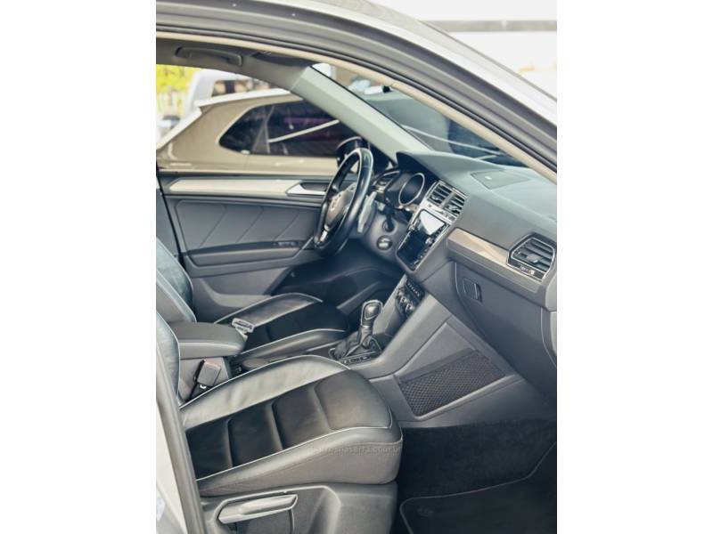 VOLKSWAGEN - TIGUAN - 2019/2019 - Prata - R$ 128.900,00
