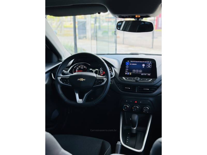 CHEVROLET - ONIX - 2024/2024 - Branca - R$ 94.900,00
