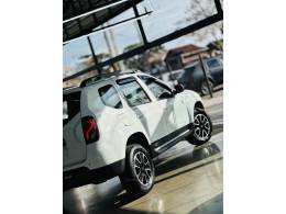 RENAULT - DUSTER - 2016/2016 - Branca - R$ 65.900,00