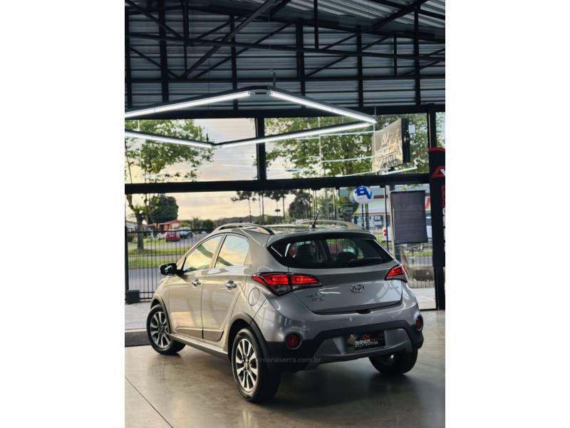 HYUNDAI - HB20X - 2017/2017 - Cinza - R$ 76.900,00