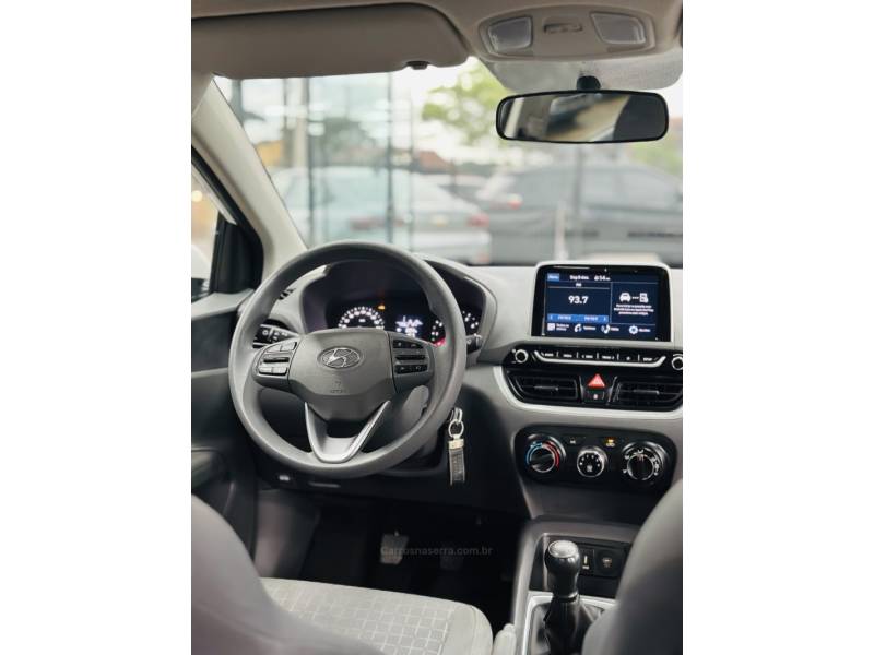 HYUNDAI - HB20S - 2023/2023 - Branca - R$ 79.900,00