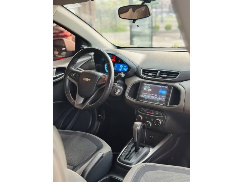 CHEVROLET - PRISMA - 2014/2014 - Prata - R$ 60.900,00