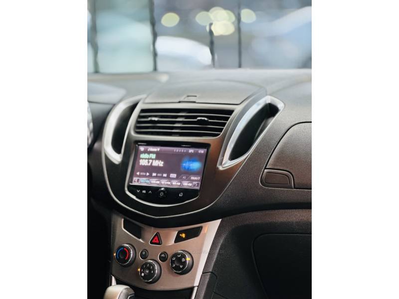 CHEVROLET - TRACKER - 2016/2016 - Preta - R$ 76.900,00