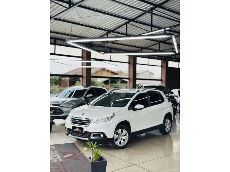 PEUGEOT - 2008 - 2017/2017 - Branca - R$ 60.900,00