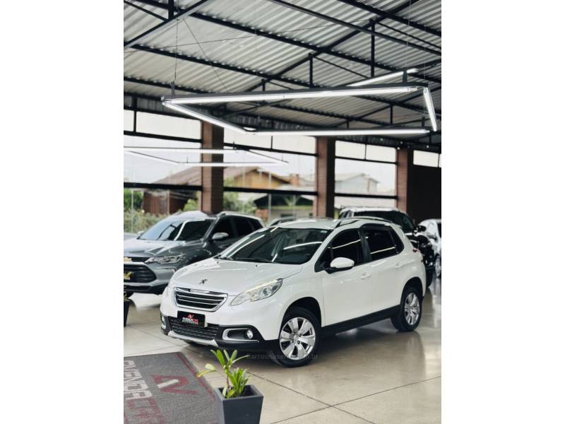 PEUGEOT - 2008 - 2017/2017 - Branca - R$ 60.900,00