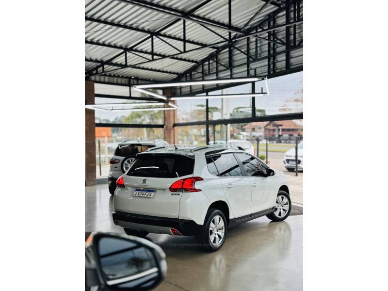 PEUGEOT - 2008 - 2017/2017 - Branca - R$ 60.900,00