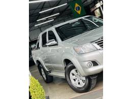 TOYOTA - HILUX - 2014/2014 - Prata - R$ 134.900,00