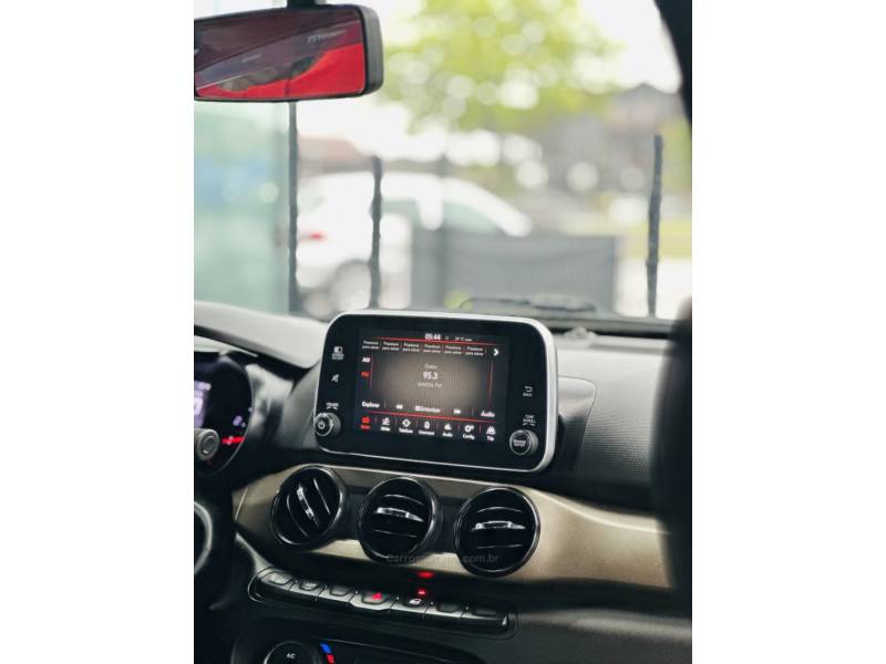 FIAT - CRONOS - 2022/2022 - Branca - R$ 73.900,00