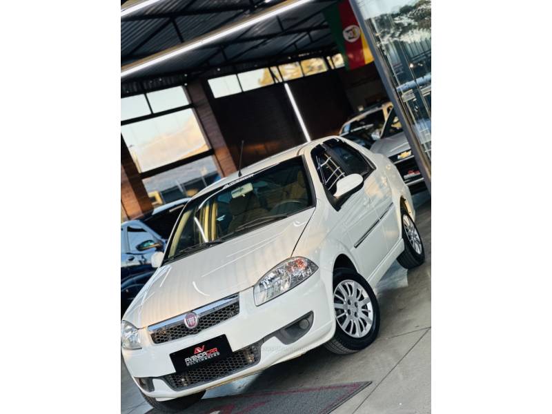 FIAT - SIENA - 2014/2014 - Branca - R$ 39.900,00