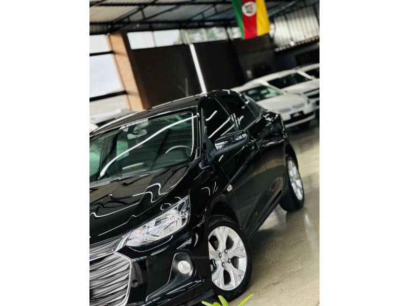 CHEVROLET - ONIX - 2023/2023 - Preta - R$ 91.900,00