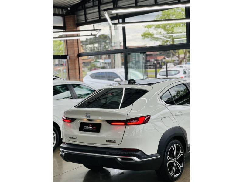 FIAT - FASTBACK - 2023/2023 - Branca - R$ 122.900,00