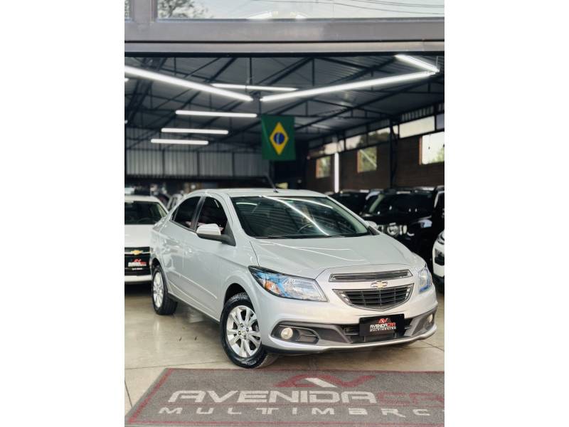 CHEVROLET - PRISMA - 2014/2014 - Prata - R$ 60.900,00