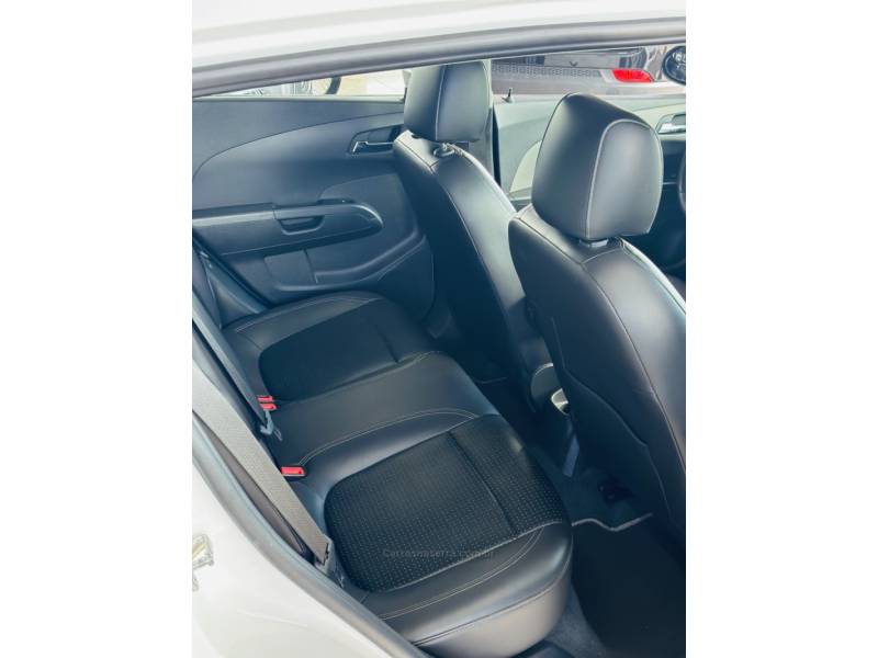 CHEVROLET - SONIC - 2014/2014 - Branca - R$ 45.900,00