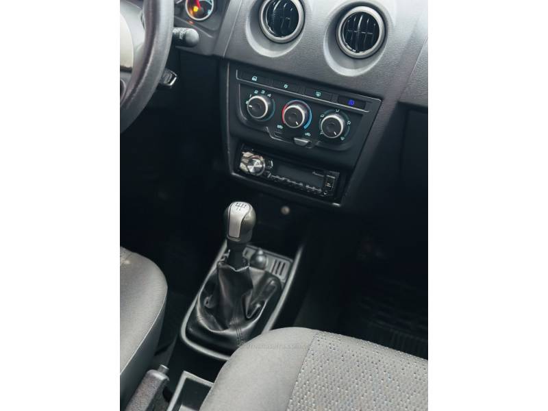 CHEVROLET - CELTA - 2013/2013 - Branca - R$ 35.900,00