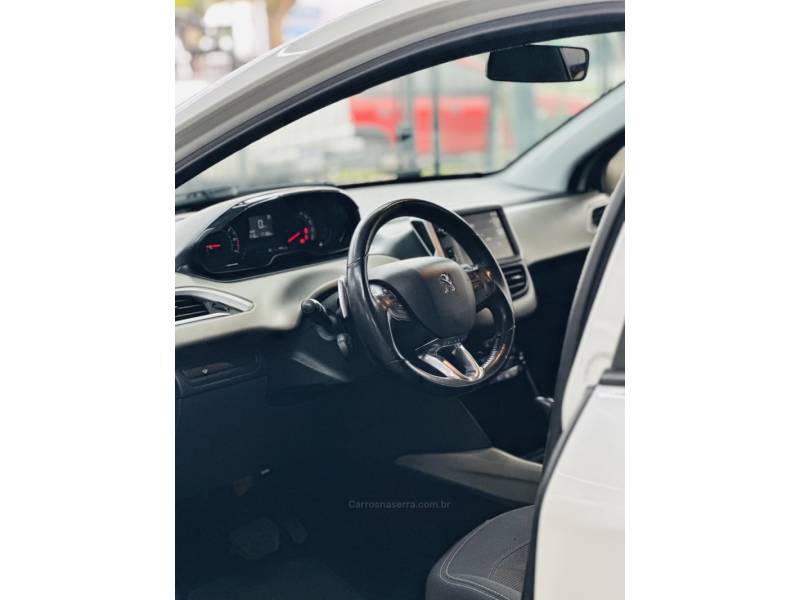 PEUGEOT - 2008 - 2017/2017 - Branca - R$ 60.900,00