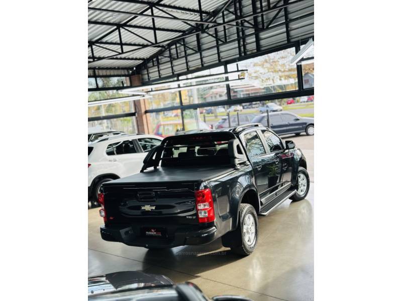 CHEVROLET - S10 - 2014/2014 - Azul - R$ 98.900,00