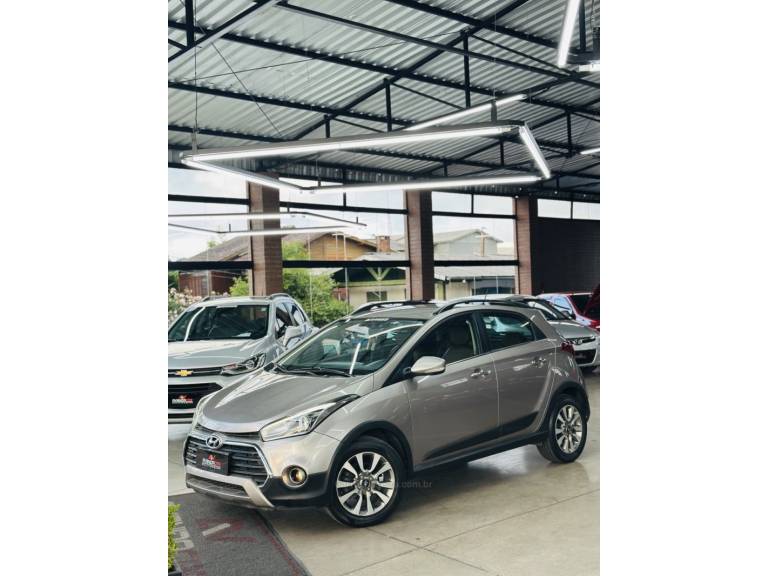 HYUNDAI - HB20X - 2017/2017 - Cinza - R$ 76.900,00
